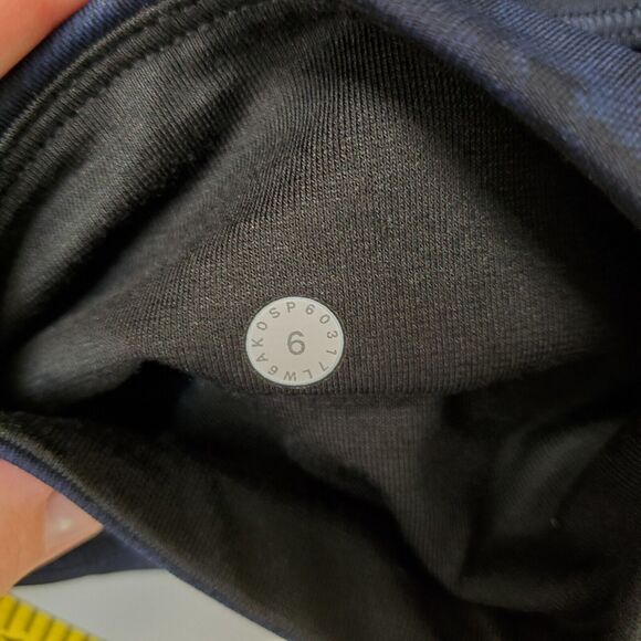 Lululemon Train Times Crop Leggings Size 6 Camouflaged Midnight Navy Black 17" - Picture 5 of 9